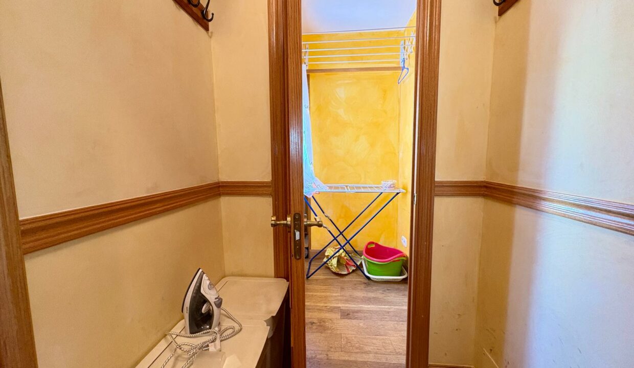 4f16906b-6561-438d-8682-240161d19be2